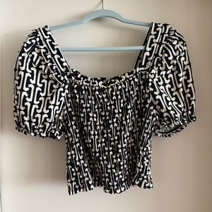 Elegant Black and White Women's Crop Top